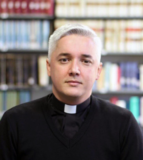 Dr. Pe. Arnaldo Rodrigues 